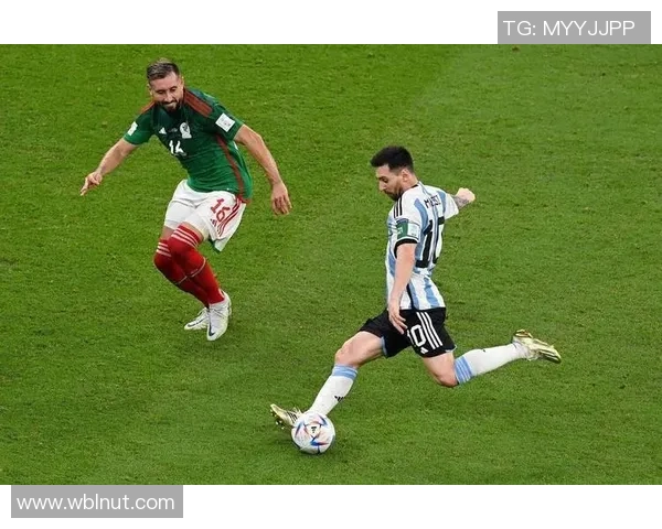 足球巨星风采全景展示各大明星精彩瞬间与成就回顾