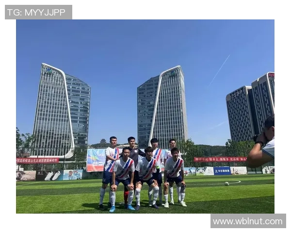 足球明星云集时代的辉煌与挑战：重塑全球足球格局的力量与机遇